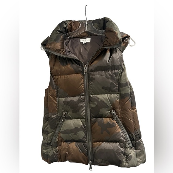 Evereve Malone Camo Vest Puffer Down Hooded Size Medium - Picture 2 of 13
